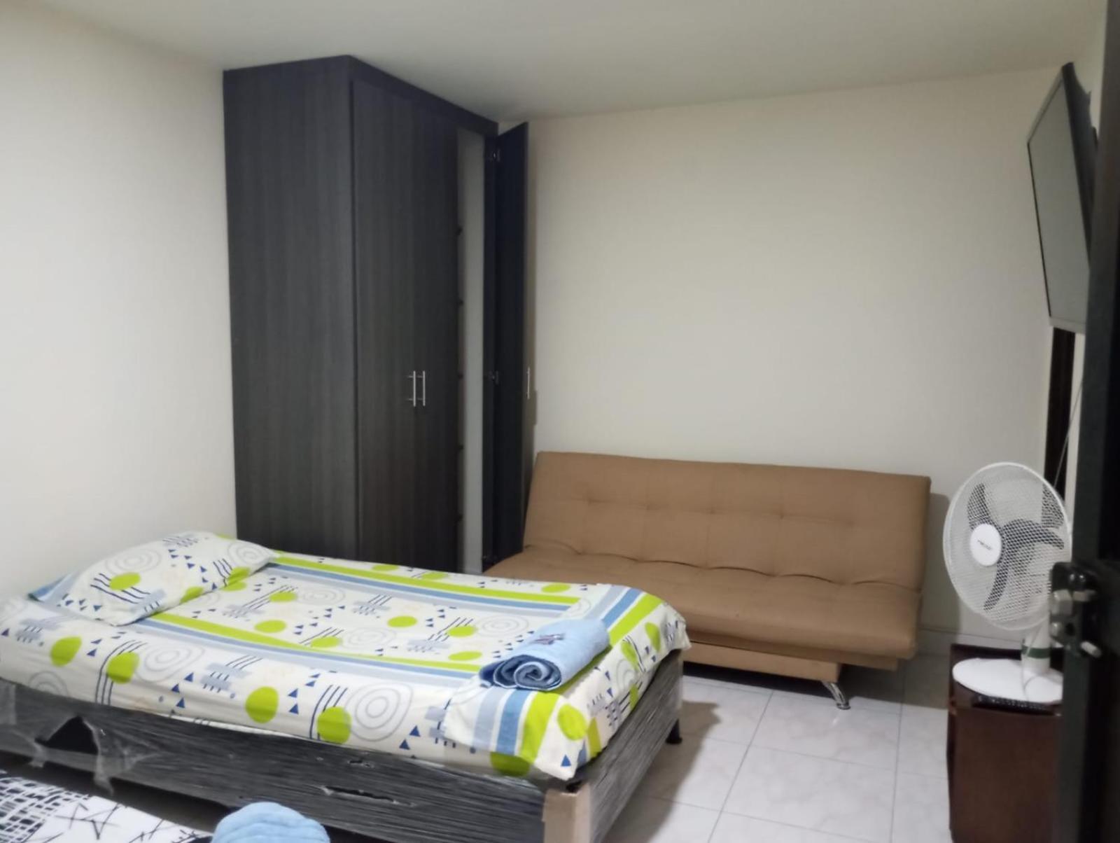 Aparta-estudio Amoblado En Medellin, Campo Valdes *